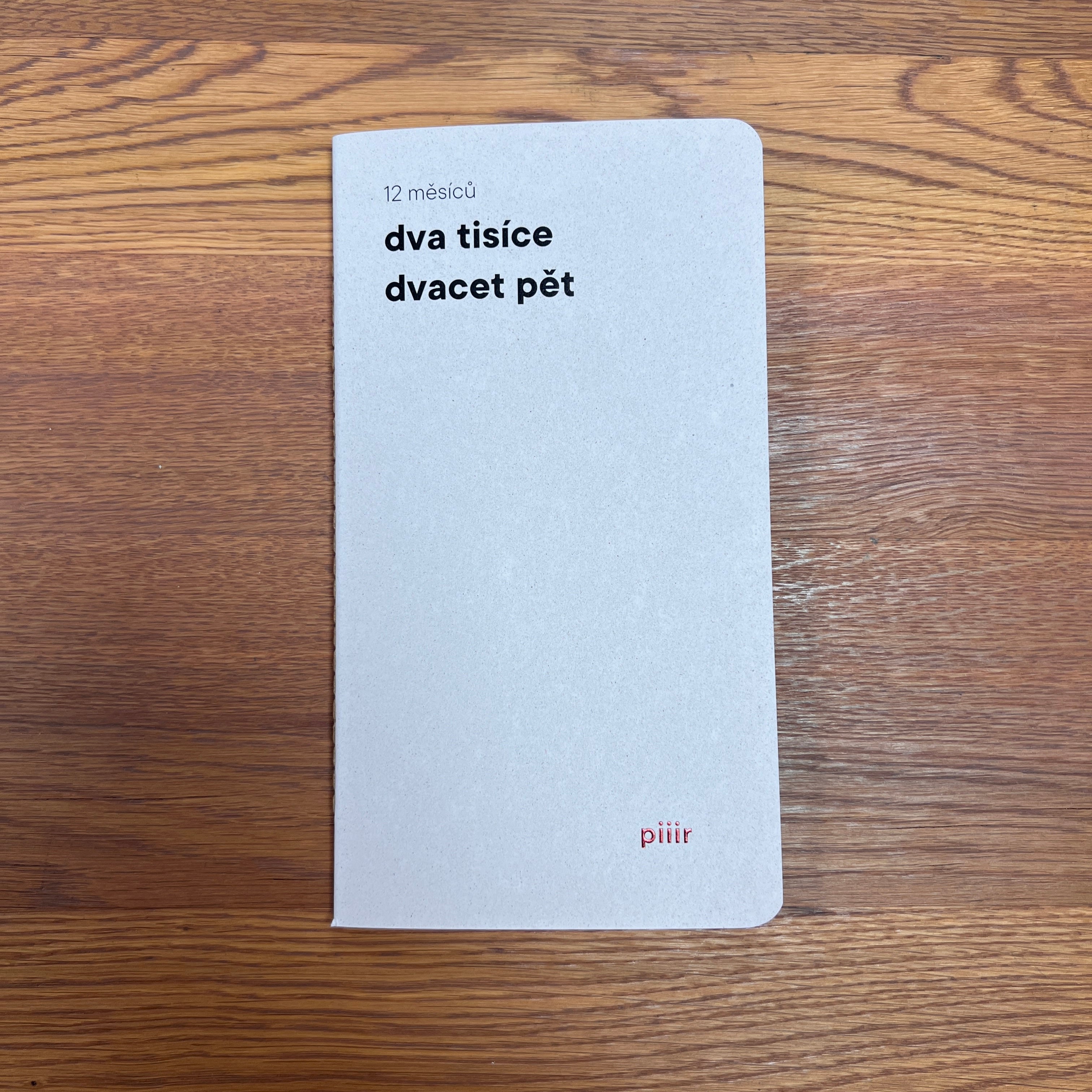 12 měsíců dva tisíce dvacet pět