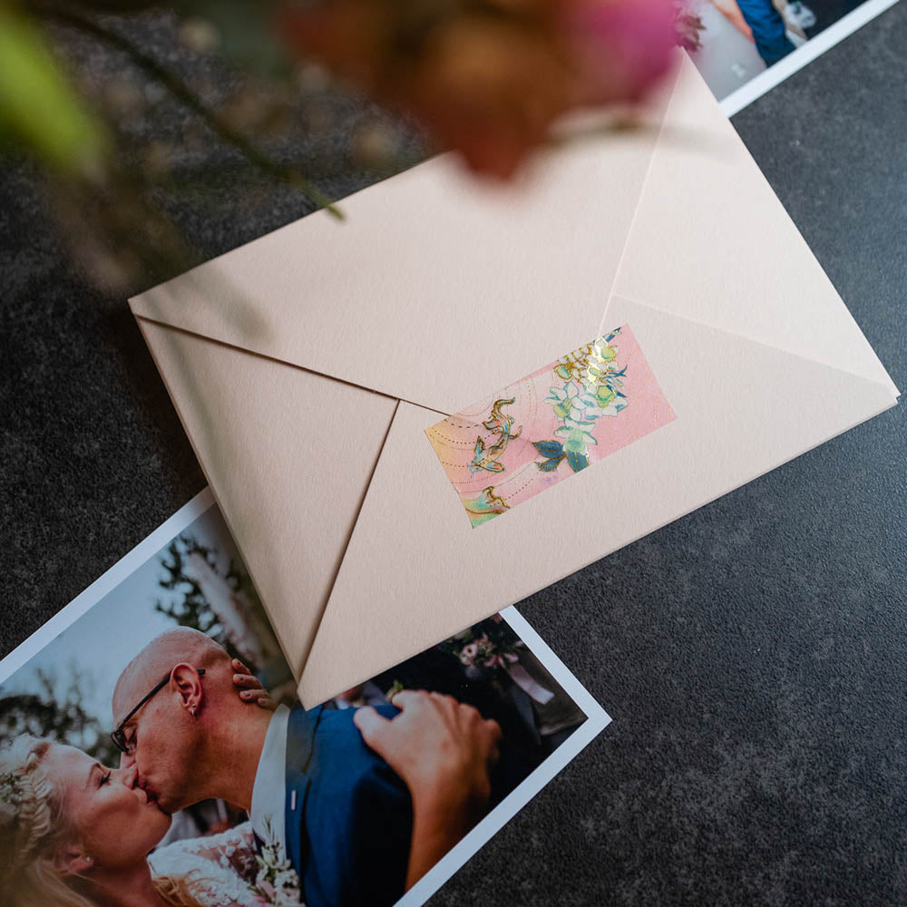 obálka se zářezem